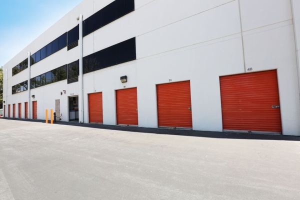 Facility photo: //images.sparefoot.com/medium/215239688e10ab71de4.jpg