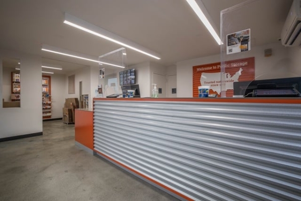 Facility photo: //images.sparefoot.com/medium/2152416890b41ce0f5f.jpg