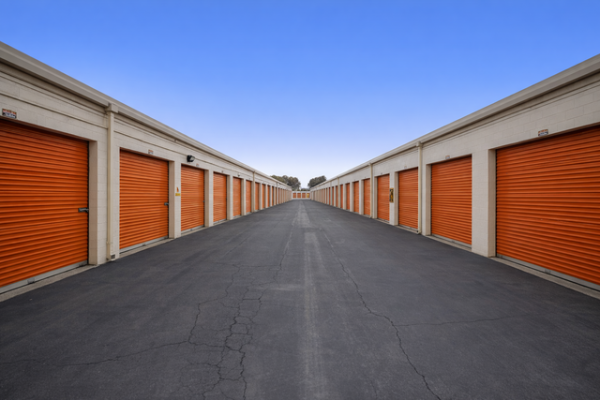 Facility photo: //images.sparefoot.com/medium/21524169f74bc9877c5.jpg