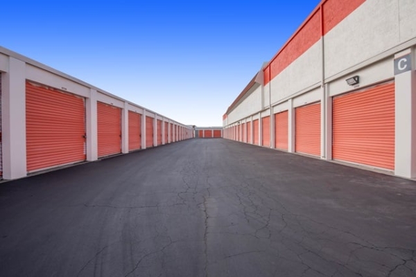 Facility photo: //images.sparefoot.com/medium/215244688e104c83c02.jpg