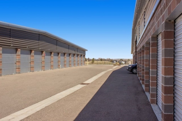 Facility photo: //images.sparefoot.com/medium/215245687f91d60d1b7.jpg