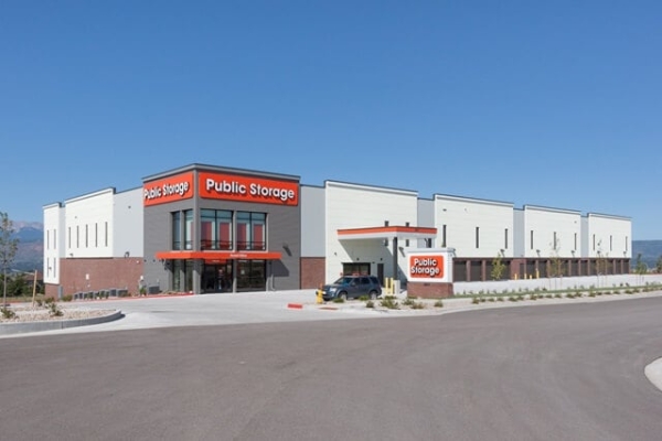 Facility photo: //images.sparefoot.com/medium/215252692074cd339cb.jpg