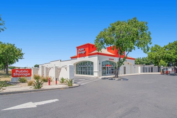 Public Storage - Tracy - 1615 W 11th Street