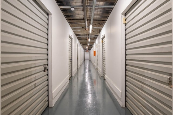 Facility photo: //images.sparefoot.com/medium/2152646a2c06bfc9355.jpg