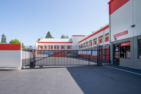 Storage Units at Public Storage - Mountain View - 1987 Old Middlefield Way - 1987 Old Middlefield Way