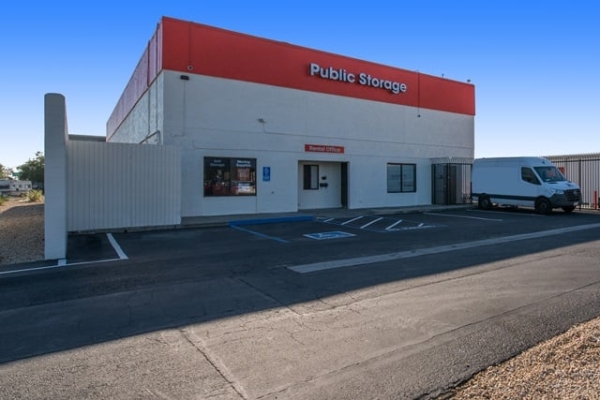Facility photo: //images.sparefoot.com/medium/215268688e10ceb513d.jpg
