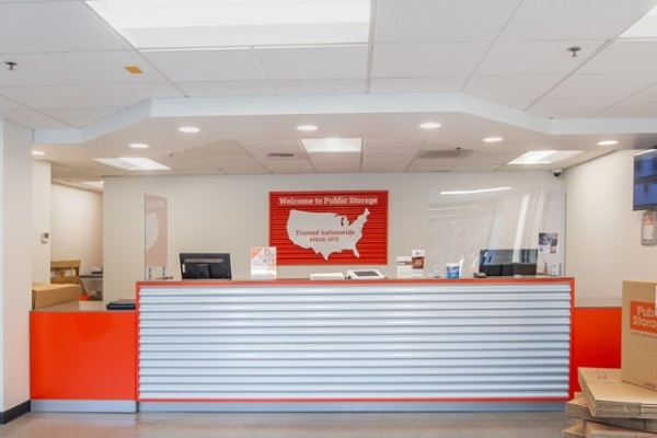 Facility photo: //images.sparefoot.com/medium/215273690f51611a6b9.jpg