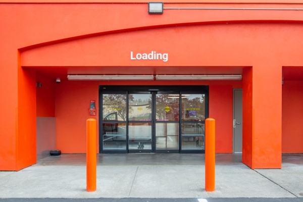Facility photo: //images.sparefoot.com/medium/21527369f9f3d57de7b.jpg