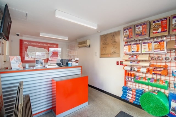 Facility photo: //images.sparefoot.com/medium/21528068bd8b7660492.jpg