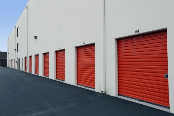 Facility photo: //images.sparefoot.com/medium/215282688626dc77a81.jpg