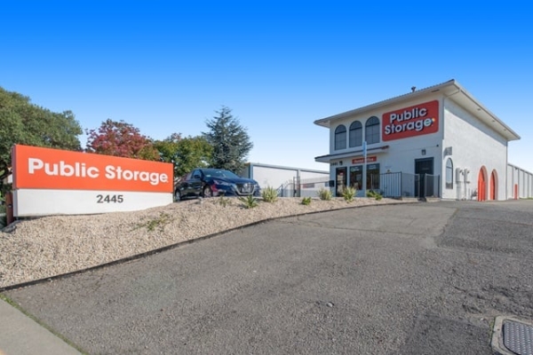 Facility photo: //images.sparefoot.com/medium/2152856878f88da2afc.jpg