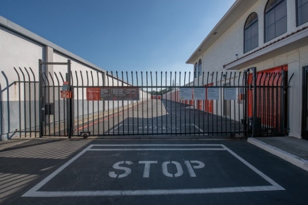 Facility photo: //images.sparefoot.com/medium/2152856878f890e2f15.jpg