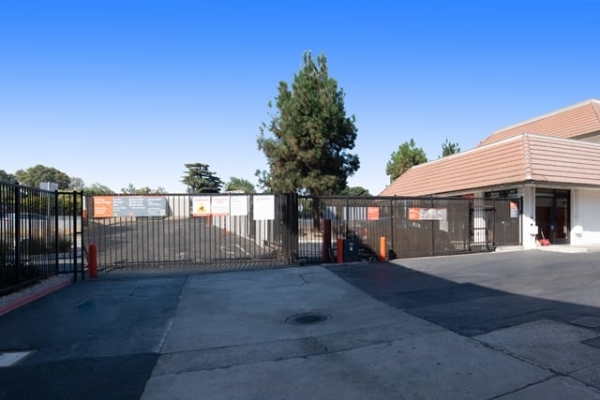 Storage Units at Public Storage - Palo Alto - 2047 E Bayshore Road - 2047 E Bayshore Road