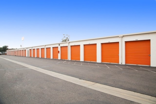 Facility photo: //images.sparefoot.com/medium/2152916890b43b5ea5e.jpg