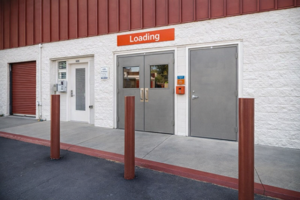 Facility photo: //images.sparefoot.com/medium/2152926999c248d2333.jpg