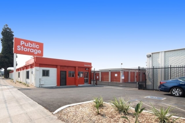 Facility photo: //images.sparefoot.com/medium/2152936878f84ef4189.jpg