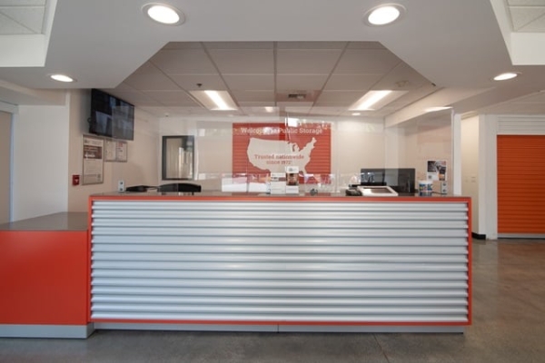 Facility photo: //images.sparefoot.com/medium/21529969f5fc470aaff.jpg