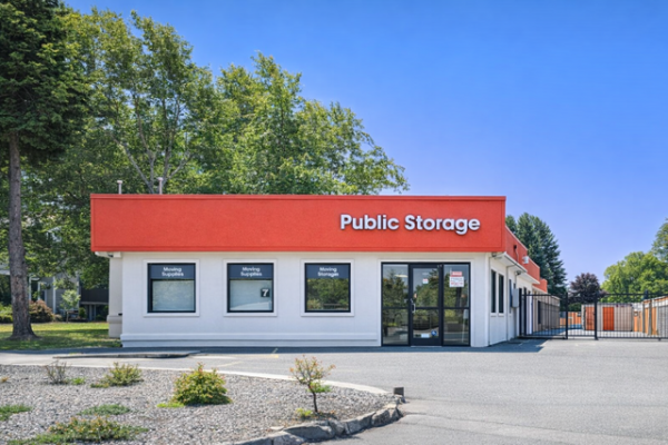 Facility photo: //images.sparefoot.com/medium/21530269f74b7486d01.jpg