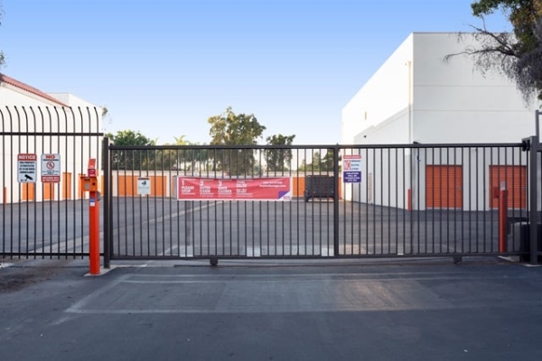 Storage Units at Public Storage - Costa Mesa - 2075 Newport Blvd - 2075 Newport Blvd