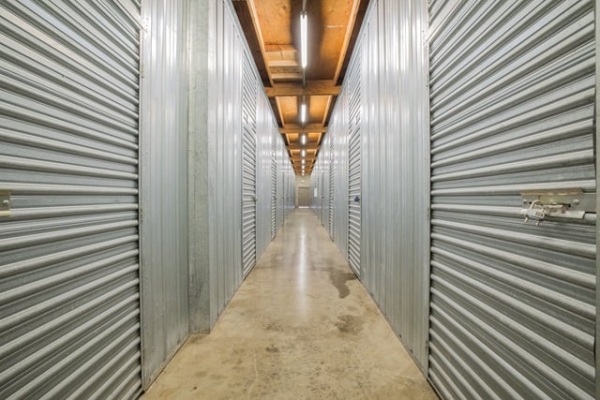 Facility photo: //images.sparefoot.com/medium/21530568920601daefa.jpg