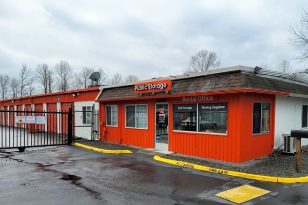 Facility photo: //images.sparefoot.com/medium/2153086a314be058698.jpg