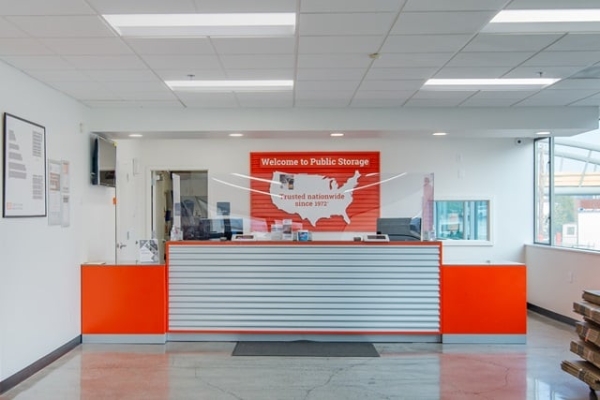 Facility photo: //images.sparefoot.com/medium/2153156a071fca48b34.jpg