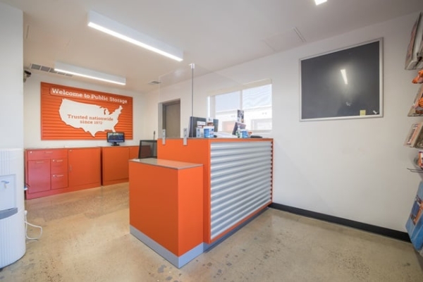 Facility photo: //images.sparefoot.com/medium/2153176953e2416e529.jpg