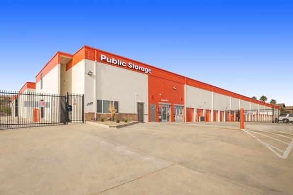 Facility photo: //images.sparefoot.com/medium/21531969f89e0b9555b.jpg