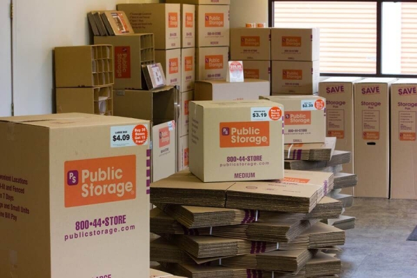 Storage Units at Public Storage - Puyallup - 10915 Canyon Road E - 10915 Canyon Road E