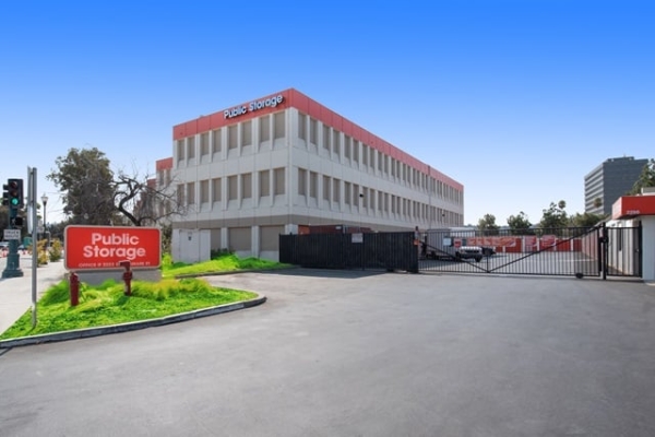 Facility photo: //images.sparefoot.com/medium/215323688e10abb59b2.jpg