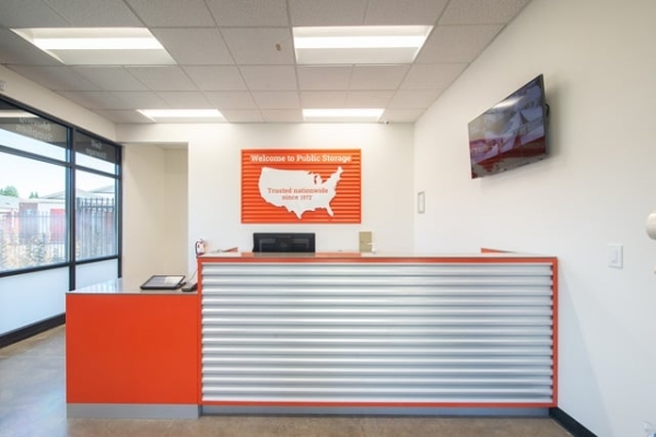 Facility photo: //images.sparefoot.com/medium/2153286878f8a1c9def.jpg