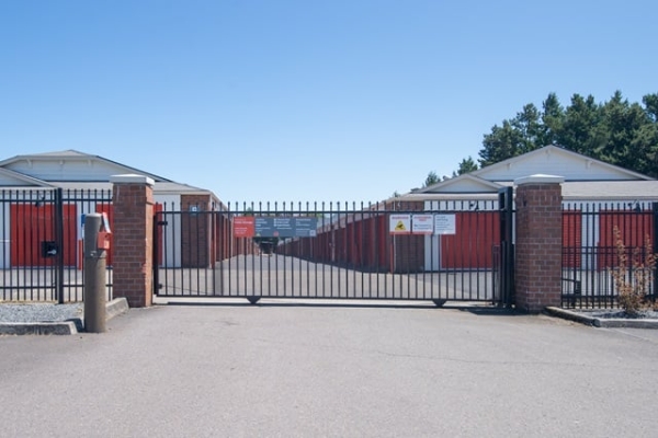 Facility photo: //images.sparefoot.com/medium/2153286908b98cae605.jpg