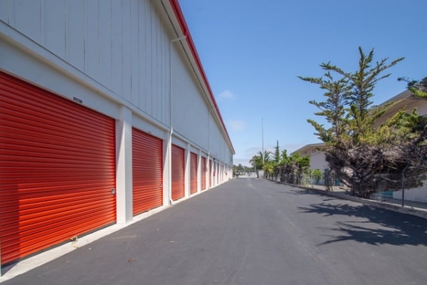 Facility photo: //images.sparefoot.com/medium/215333693981c98dff7.jpg