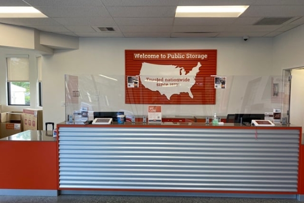 Facility photo: //images.sparefoot.com/medium/2153346877a7681f951.jpg
