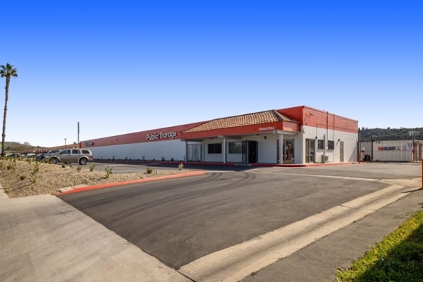 Facility photo: //images.sparefoot.com/medium/2153366884d54934a8e.jpg