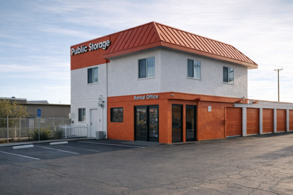 Facility photo: //images.sparefoot.com/medium/2153396999c247d44ef.jpg