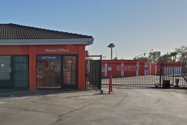 Storage Units at Public Storage - Sacramento - 1820 Frienza Ave - 1820 Frienza Ave
