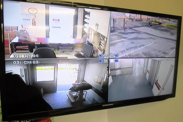 Facility photo: //images.sparefoot.com/medium/2153446910a562c4759.jpg