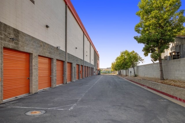 Facility photo: //images.sparefoot.com/medium/2153476890b44e2a5e4.jpg