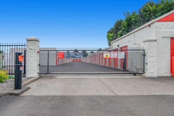 Facility photo: //images.sparefoot.com/medium/215356695290de014a5.jpg