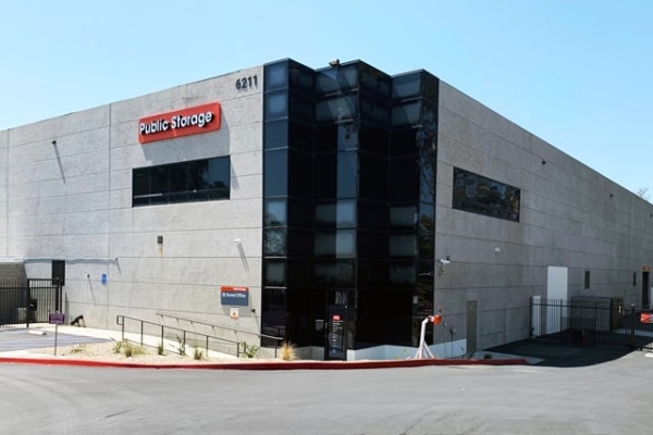 Facility photo: //images.sparefoot.com/medium/215364688e10060dd6e.jpg