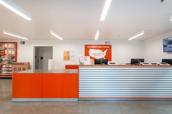 Facility photo: //images.sparefoot.com/medium/2153716957d41d18b63.jpg