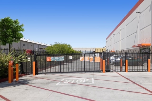 Storage Units at Public Storage - Huntington Park - 6911 S Alameda St - 6911 S Alameda St