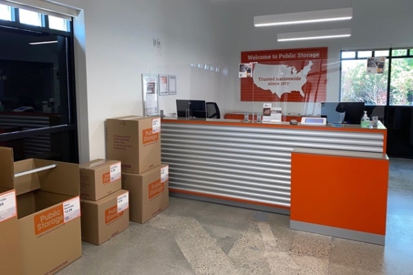 Facility photo: //images.sparefoot.com/medium/215376688384746f0fa.jpg