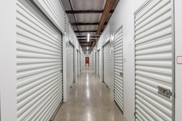 Facility photo: //images.sparefoot.com/medium/2153766910a58006219.jpg