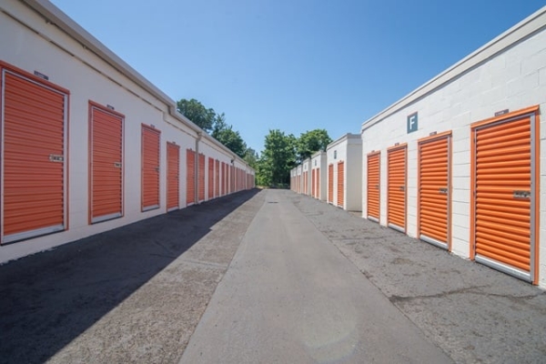 Facility photo: //images.sparefoot.com/medium/2153786878f7d091242.jpg
