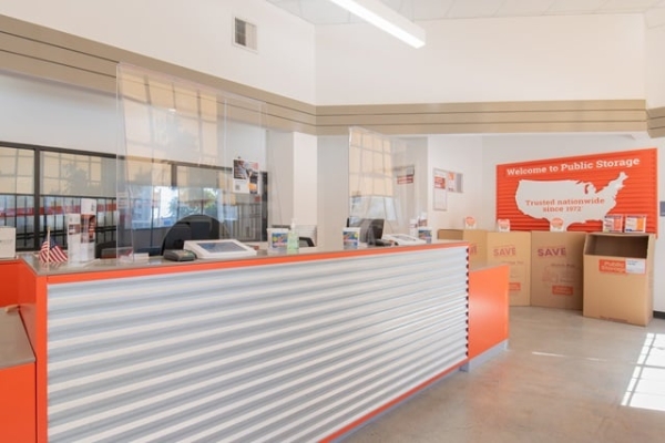Facility photo: //images.sparefoot.com/medium/21538168e90c168c756.jpg