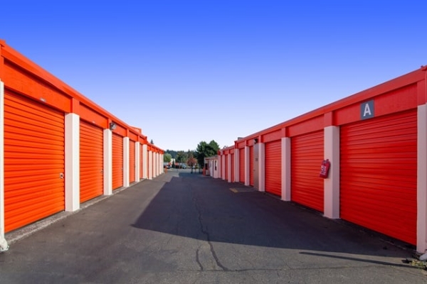 Facility photo: //images.sparefoot.com/medium/2153826878f7e668941.jpg