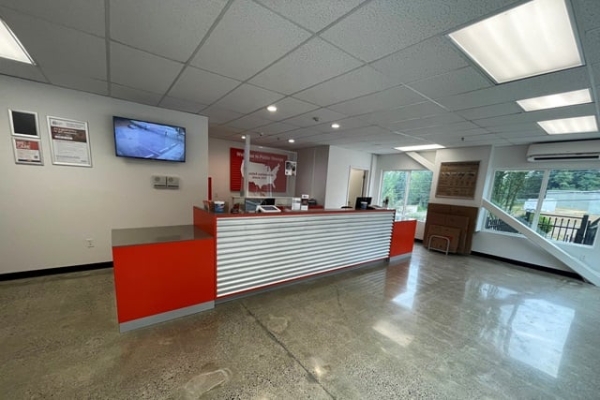 Facility photo: //images.sparefoot.com/medium/215386687e3e358a8f1.jpg