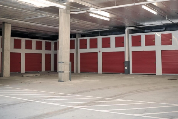 Facility photo: //images.sparefoot.com/medium/215388688231e7afc7c.jpg